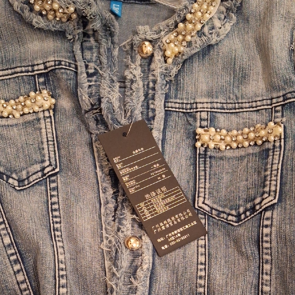 Stylish Light Blue Denim Jacket with Pearl Accents. NWT Size Med - Picture 10 of 15